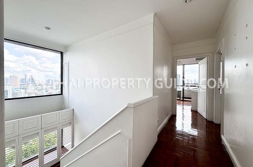 Apartment in Phaholyothin 